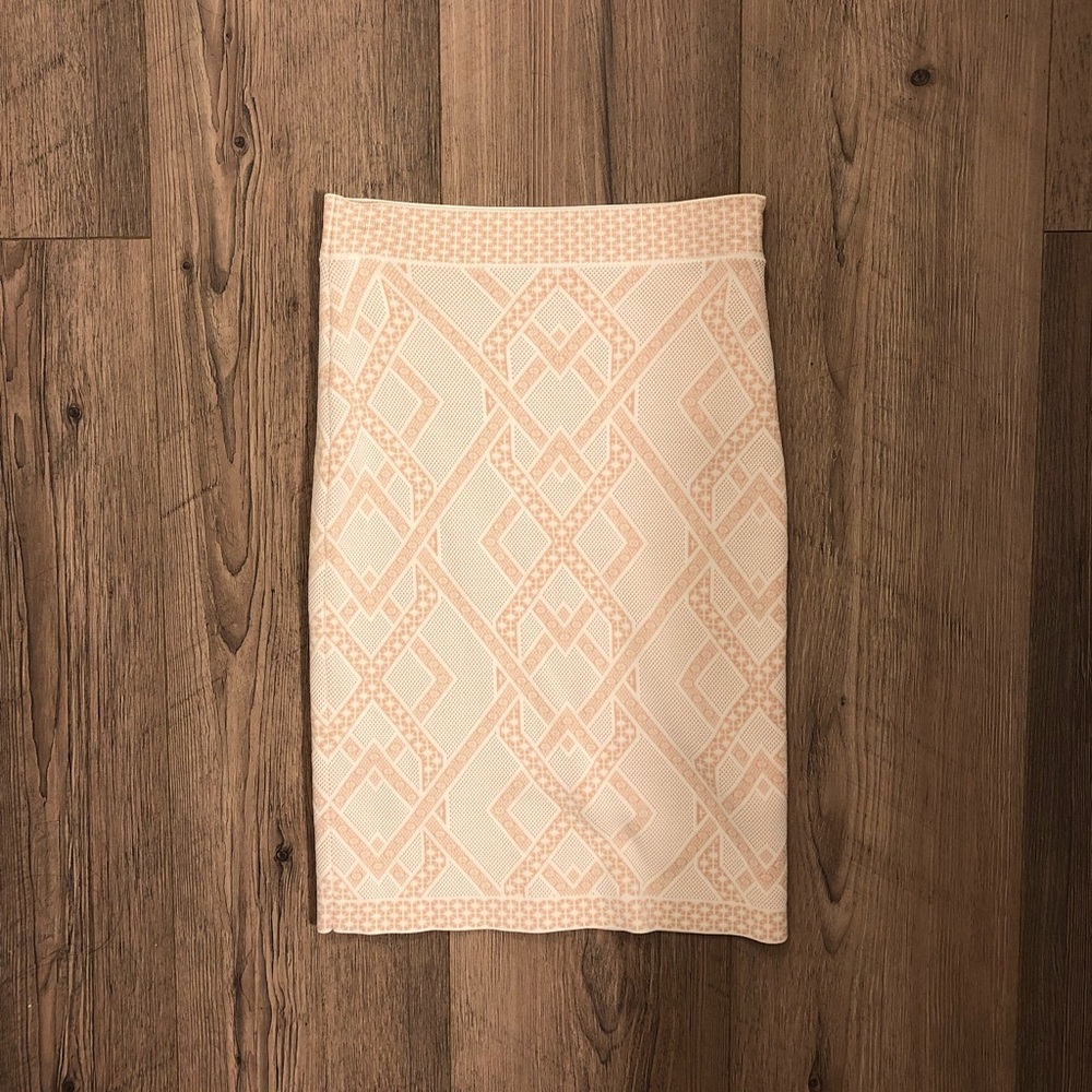 BCBGMaxazria light pink textured pencil skirt XS